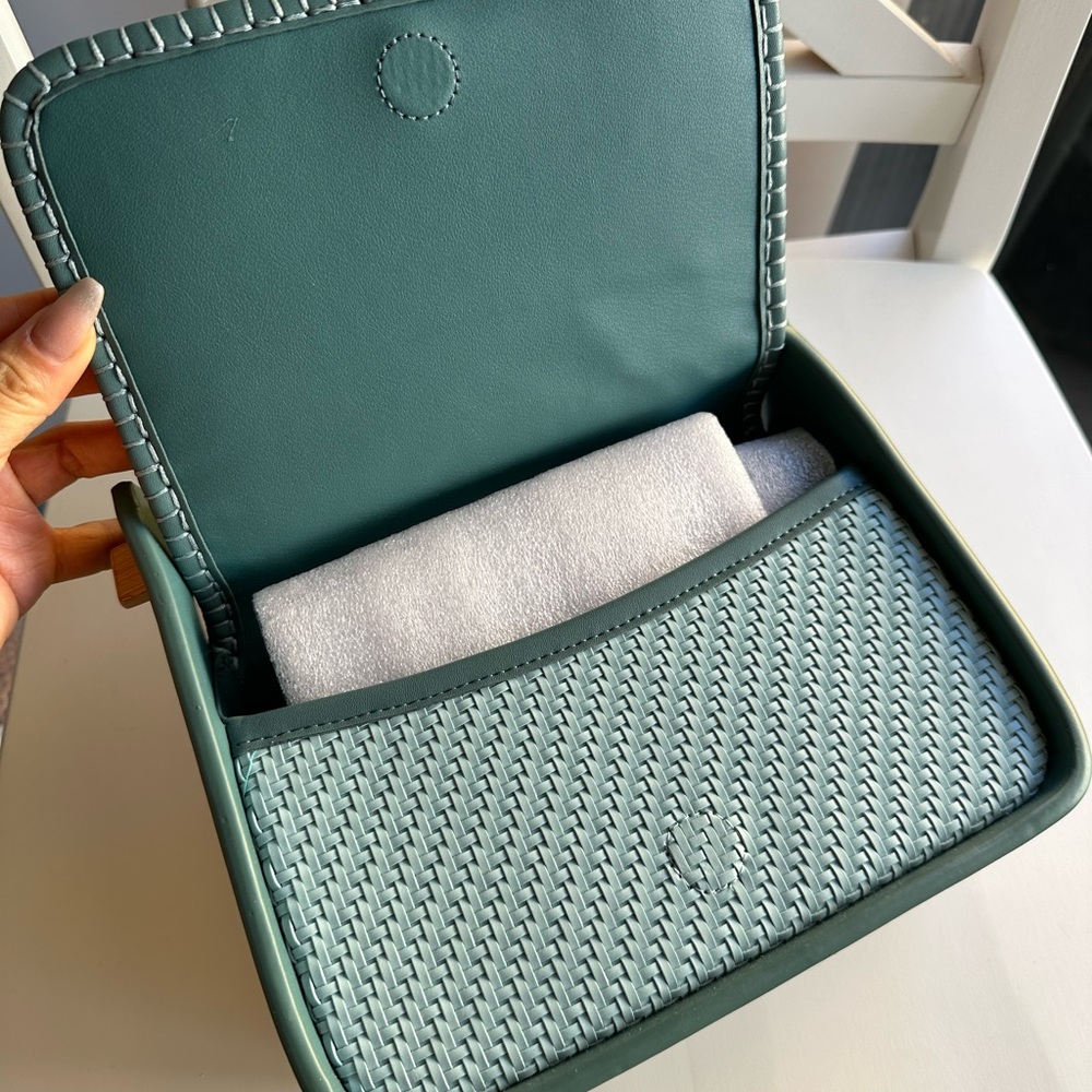*SOLD* NWOT Charles & Keith Woven Wood Effect Top Handle Crossbody Bag MintGreen - Picture 9 of 16